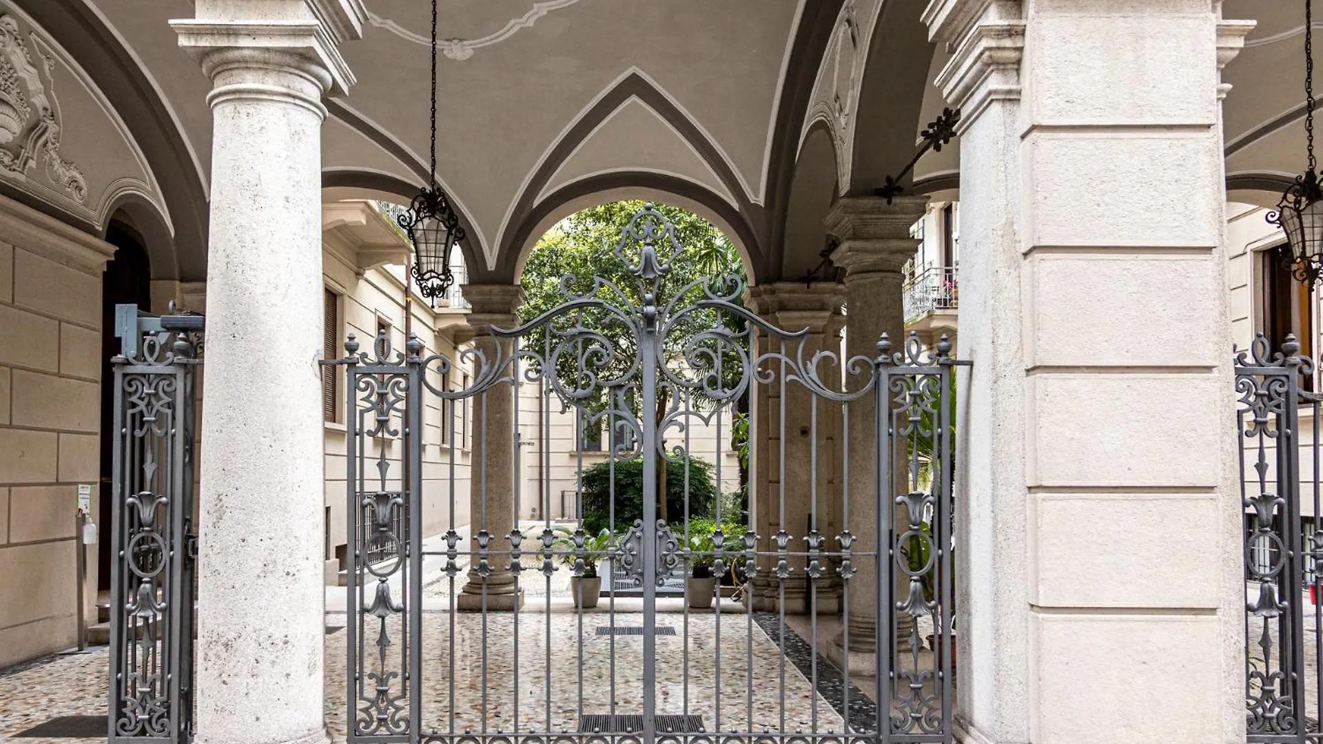 Luxury Sant'Ambrogio Apartment Milano